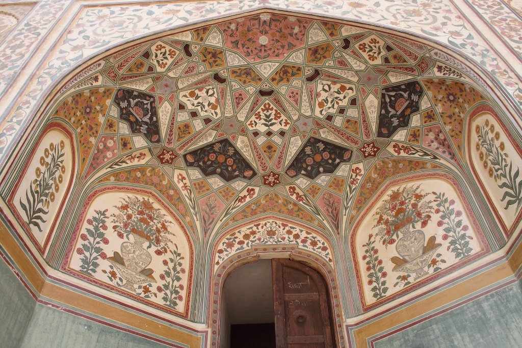 14-Painted ceiling of the Ganesh Pol.jpg - Painted ceiling of the Ganesh Pol